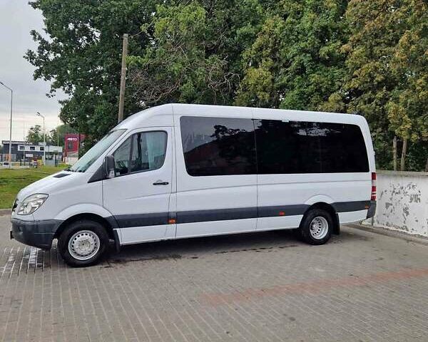 Белый Мерседес Sprinter, объемом двигателя 2.14 л и пробегом 1000 тыс. км за 30000 $, фото 1 на Automoto.ua