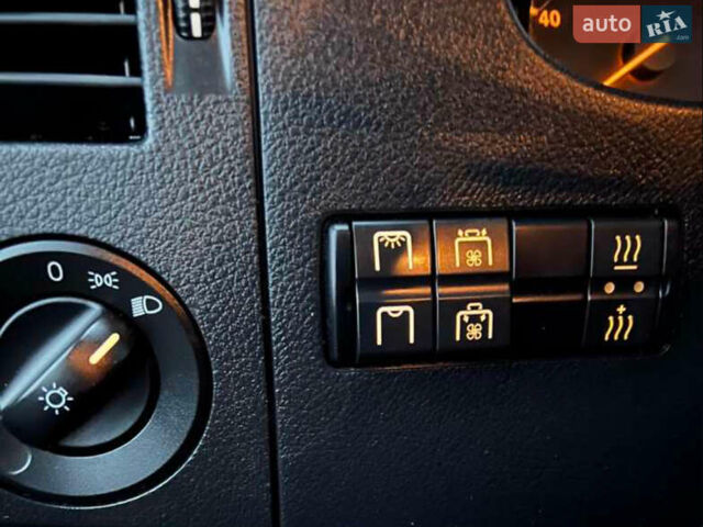 Білий Мерседес Sprinter, об'ємом двигуна 2.2 л та пробігом 216 тис. км за 22500 $, фото 7 на Automoto.ua