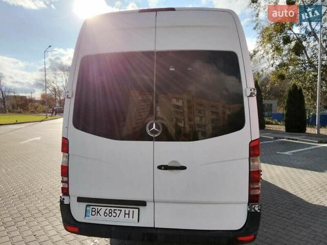 Белый Мерседес Sprinter, объемом двигателя 2.14 л и пробегом 624 тыс. км за 25900 $, фото 8 на Automoto.ua