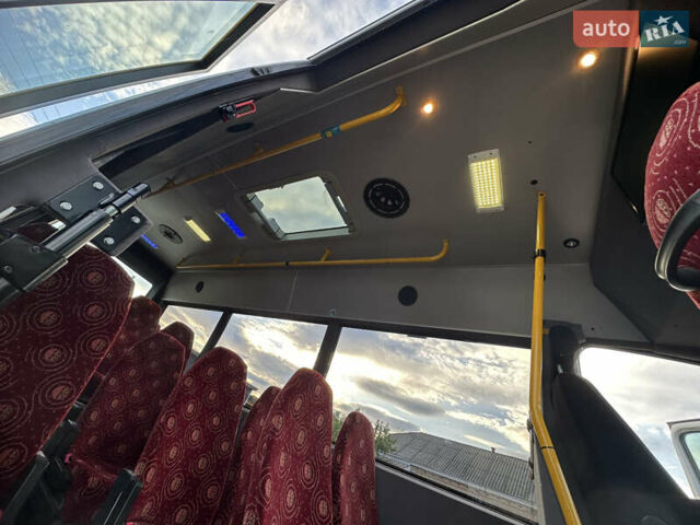 Белый Мерседес Sprinter, объемом двигателя 2.14 л и пробегом 324 тыс. км за 34000 $, фото 18 на Automoto.ua