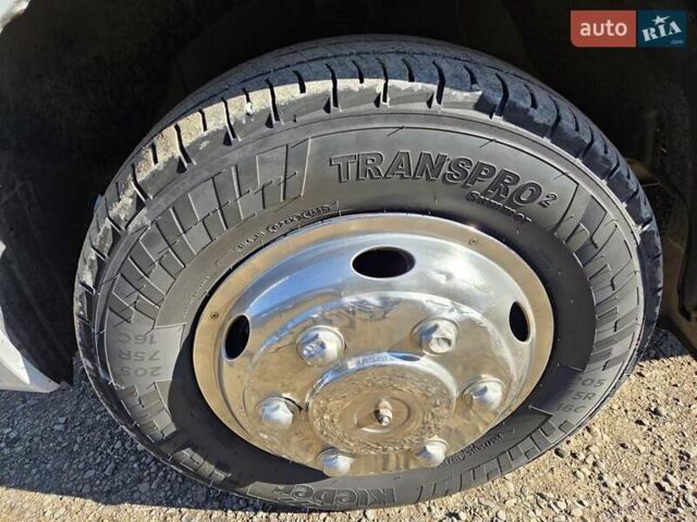 Мерседес Sprinter 2010 у Чернівцях на Automoto.ua Білий Мерседес Sprinter, об'ємом двигуна 2.99 л та пробігом 341 тис. км за 33000 $, фото 11 на Automoto.ua