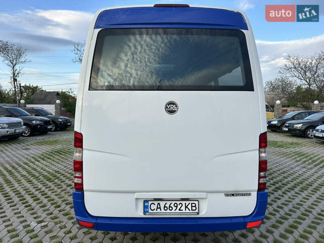 Белый Мерседес Sprinter, объемом двигателя 2.14 л и пробегом 324 тыс. км за 34000 $, фото 6 на Automoto.ua