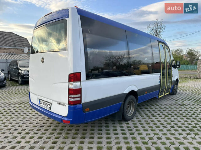 Белый Мерседес Sprinter, объемом двигателя 2.14 л и пробегом 324 тыс. км за 34000 $, фото 5 на Automoto.ua