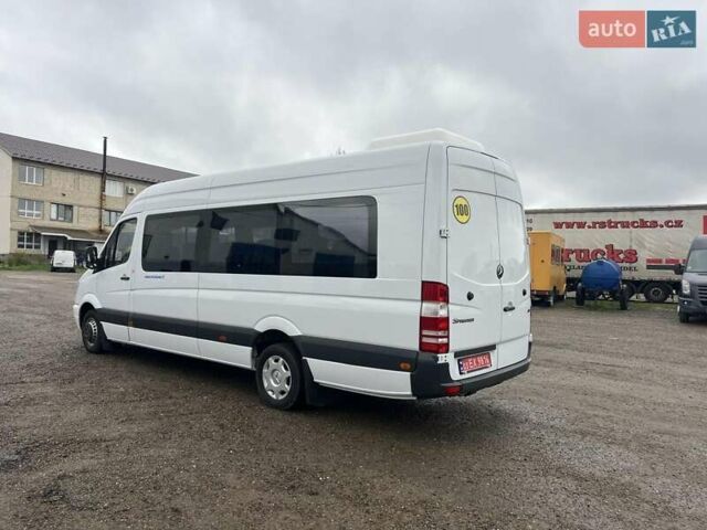 Белый Мерседес Sprinter, объемом двигателя 3 л и пробегом 433 тыс. км за 32941 $, фото 5 на Automoto.ua