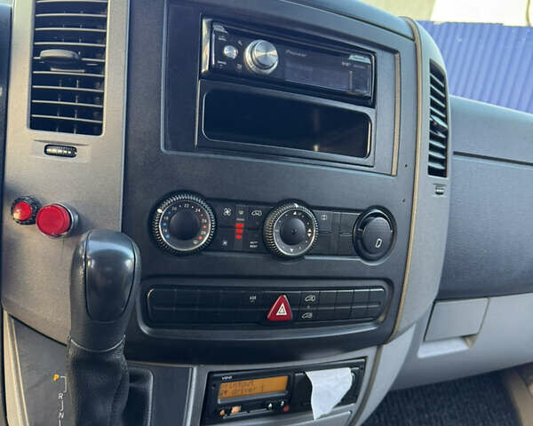 Білий Мерседес Sprinter, об'ємом двигуна 2.2 л та пробігом 346 тис. км за 32999 $, фото 55 на Automoto.ua