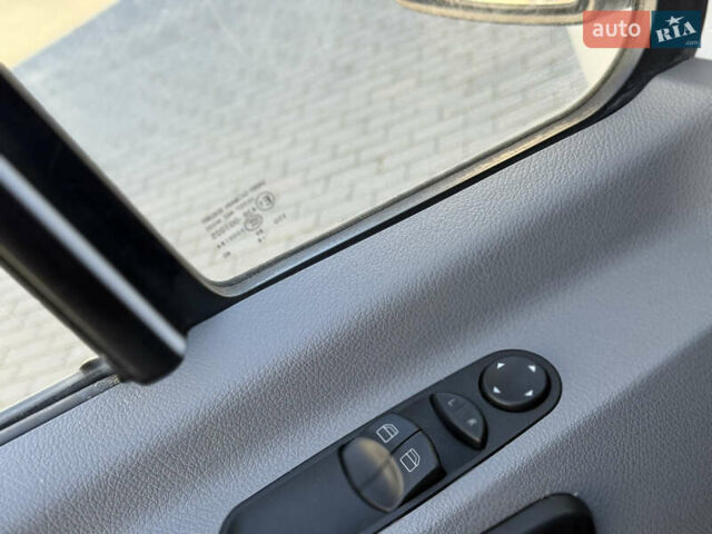 Білий Мерседес Sprinter, об'ємом двигуна 2.2 л та пробігом 346 тис. км за 32999 $, фото 30 на Automoto.ua