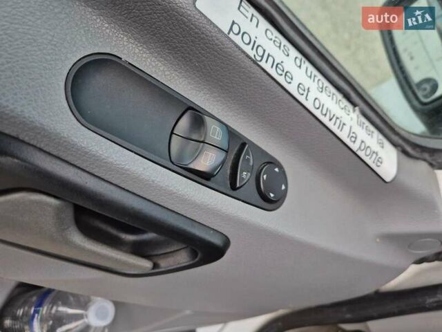 Белый Мерседес Sprinter, объемом двигателя 2.2 л и пробегом 355 тыс. км за 29500 $, фото 17 на Automoto.ua