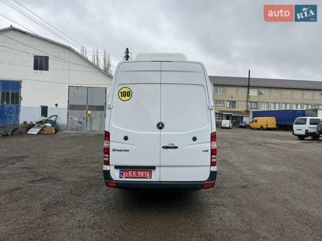 Белый Мерседес Sprinter, объемом двигателя 3 л и пробегом 433 тыс. км за 32941 $, фото 4 на Automoto.ua