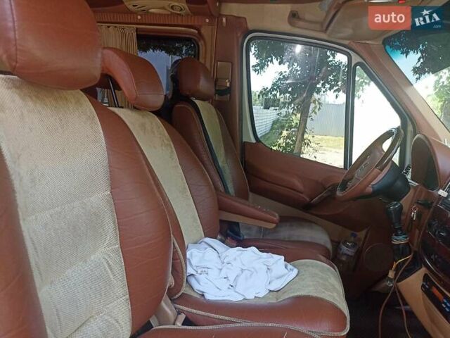Белый Мерседес Sprinter, объемом двигателя 2.14 л и пробегом 700 тыс. км за 30000 $, фото 4 на Automoto.ua