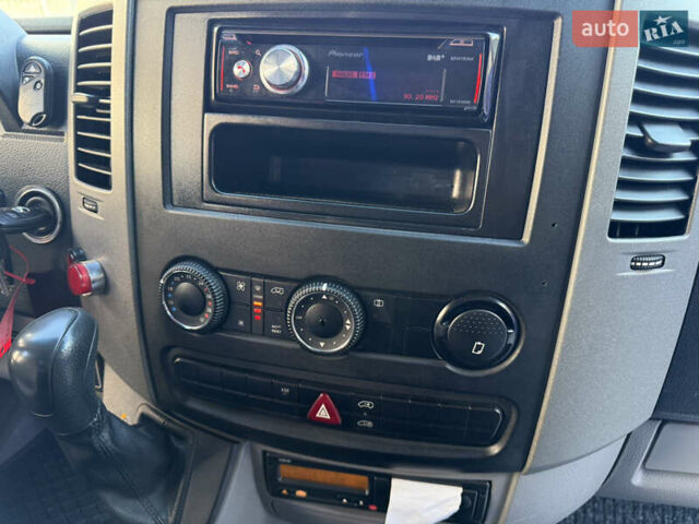 Білий Мерседес Sprinter, об'ємом двигуна 2.2 л та пробігом 346 тис. км за 32999 $, фото 8 на Automoto.ua