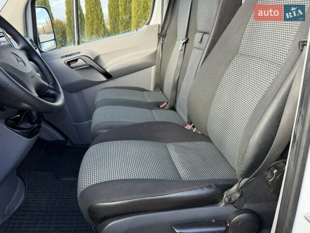 Білий Мерседес Sprinter, об'ємом двигуна 2.99 л та пробігом 275 тис. км за 36000 $, фото 5 на Automoto.ua