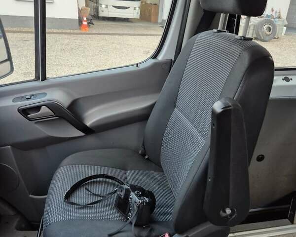 Белый Мерседес Sprinter, объемом двигателя 2.2 л и пробегом 355 тыс. км за 29500 $, фото 6 на Automoto.ua