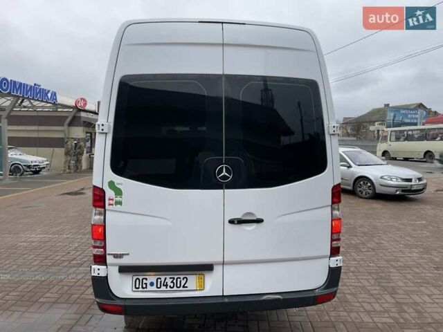 Белый Мерседес Sprinter, объемом двигателя 2.2 л и пробегом 350 тыс. км за 26900 $, фото 5 на Automoto.ua