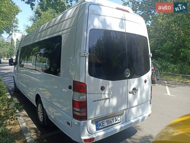 Белый Мерседес Sprinter, объемом двигателя 2.14 л и пробегом 700 тыс. км за 30000 $, фото 1 на Automoto.ua