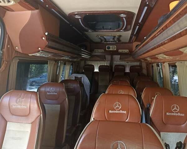 Белый Мерседес Sprinter, объемом двигателя 2.14 л и пробегом 700 тыс. км за 30000 $, фото 3 на Automoto.ua