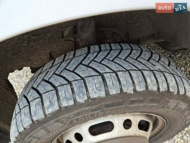 Белый Мерседес Sprinter, объемом двигателя 2.2 л и пробегом 355 тыс. км за 29500 $, фото 5 на Automoto.ua