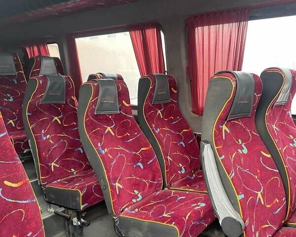 Белый Мерседес Sprinter, объемом двигателя 2.2 л и пробегом 250 тыс. км за 17500 $, фото 3 на Automoto.ua