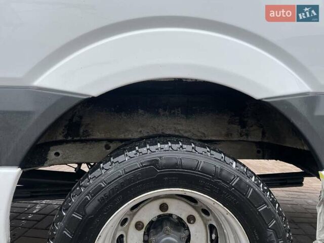 Белый Мерседес Sprinter, объемом двигателя 2.2 л и пробегом 350 тыс. км за 26900 $, фото 7 на Automoto.ua