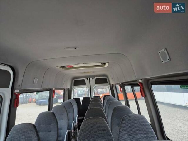 Белый Мерседес Sprinter, объемом двигателя 2.2 л и пробегом 355 тыс. км за 29500 $, фото 2 на Automoto.ua