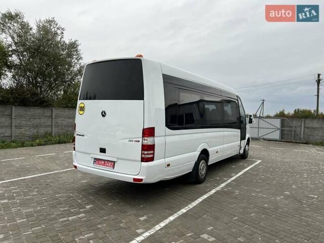 Белый Мерседес Sprinter, объемом двигателя 3 л и пробегом 427 тыс. км за 43490 $, фото 5 на Automoto.ua