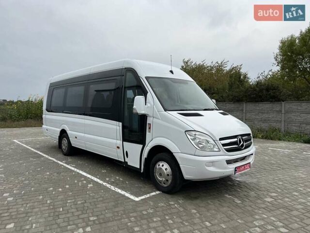 Белый Мерседес Sprinter, объемом двигателя 3 л и пробегом 427 тыс. км за 43490 $, фото 1 на Automoto.ua