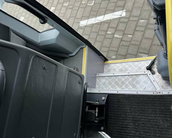 Белый Мерседес Sprinter, объемом двигателя 0 л и пробегом 424 тыс. км за 34990 $, фото 32 на Automoto.ua