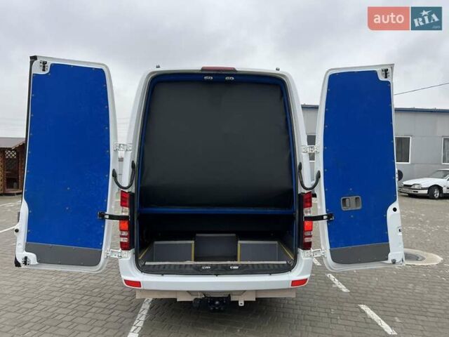 Белый Мерседес Sprinter, объемом двигателя 0 л и пробегом 424 тыс. км за 34990 $, фото 12 на Automoto.ua