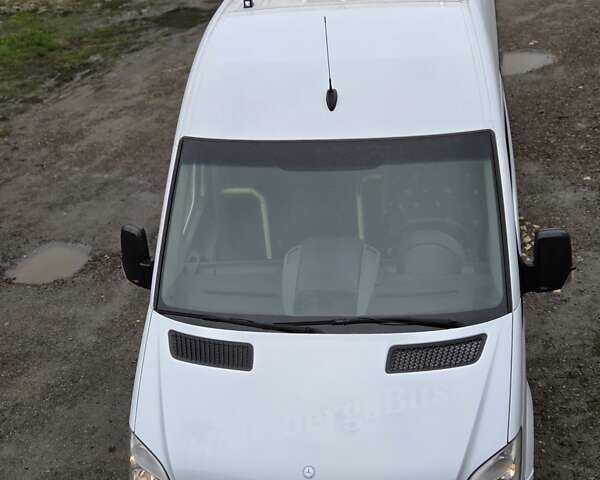 Белый Мерседес Sprinter, объемом двигателя 2.2 л и пробегом 260 тыс. км за 29650 $, фото 59 на Automoto.ua