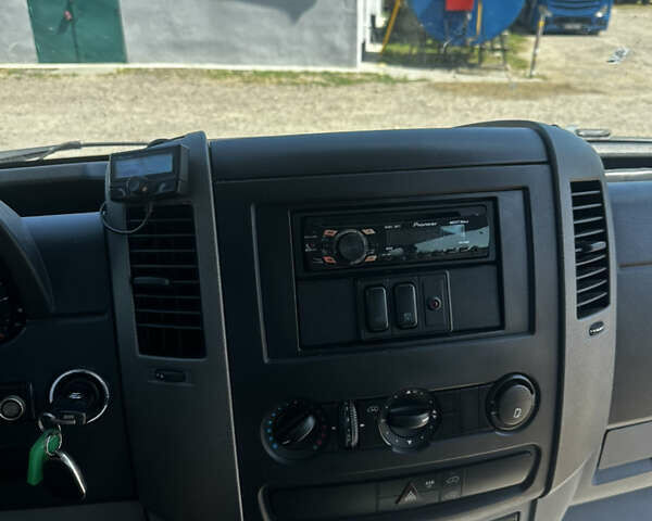 Білий Мерседес Sprinter, об'ємом двигуна 2.15 л та пробігом 493 тис. км за 32000 $, фото 16 на Automoto.ua