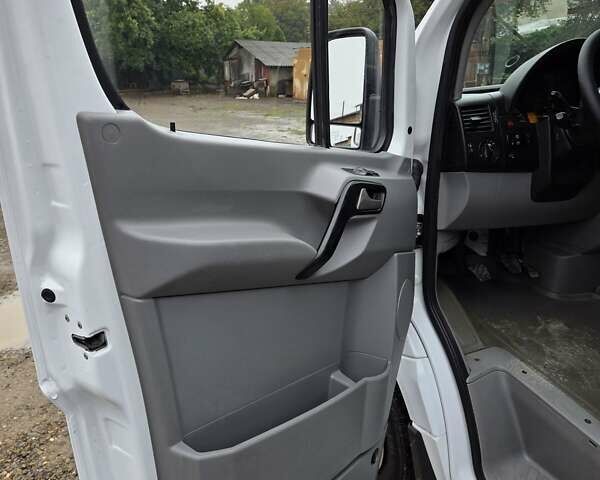 Белый Мерседес Sprinter, объемом двигателя 2.2 л и пробегом 260 тыс. км за 29650 $, фото 50 на Automoto.ua