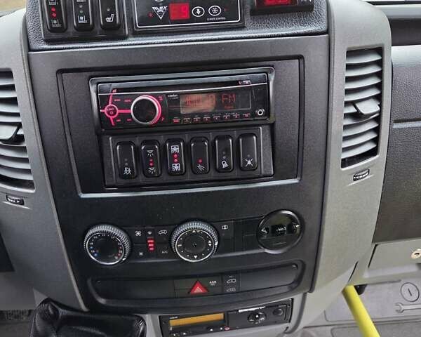 Белый Мерседес Sprinter, объемом двигателя 2.2 л и пробегом 260 тыс. км за 29650 $, фото 43 на Automoto.ua