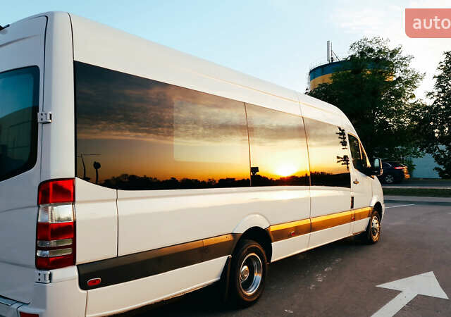 Белый Мерседес Sprinter, объемом двигателя 2.14 л и пробегом 700 тыс. км за 50000 $, фото 1 на Automoto.ua