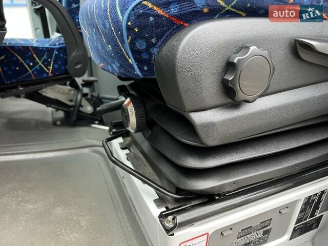 Белый Мерседес Sprinter, объемом двигателя 0 л и пробегом 424 тыс. км за 34990 $, фото 16 на Automoto.ua