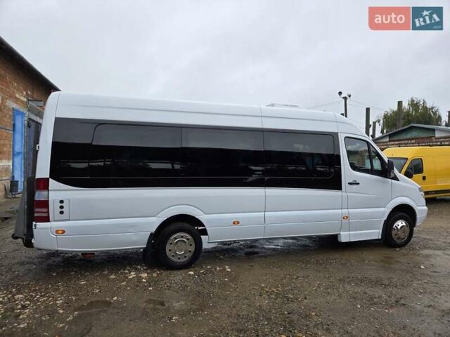 Белый Мерседес Sprinter, объемом двигателя 2.2 л и пробегом 260 тыс. км за 29650 $, фото 3 на Automoto.ua