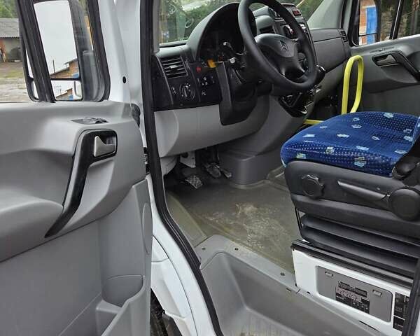 Белый Мерседес Sprinter, объемом двигателя 2.2 л и пробегом 260 тыс. км за 29650 $, фото 53 на Automoto.ua