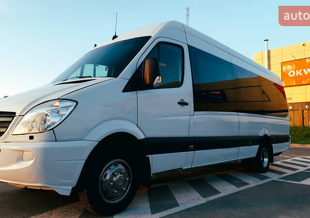 Белый Мерседес Sprinter, объемом двигателя 2.14 л и пробегом 700 тыс. км за 50000 $, фото 3 на Automoto.ua