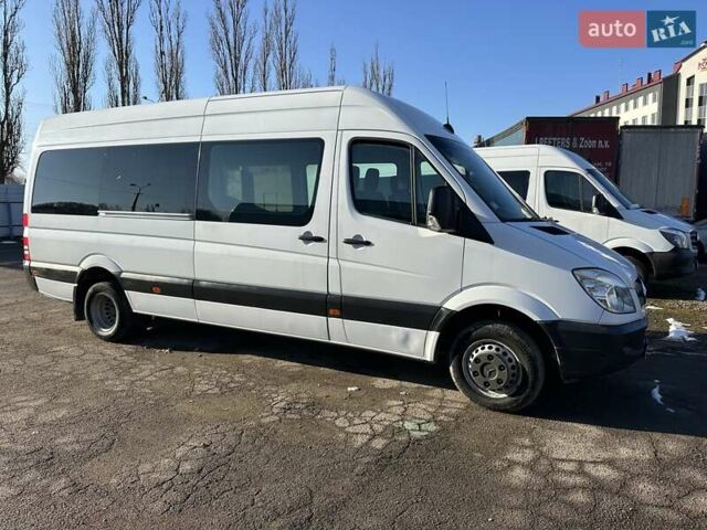 Белый Мерседес Sprinter, объемом двигателя 3 л и пробегом 290 тыс. км за 28300 $, фото 1 на Automoto.ua