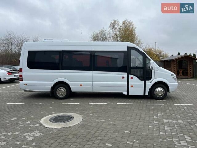Белый Мерседес Sprinter, объемом двигателя 0 л и пробегом 424 тыс. км за 34990 $, фото 1 на Automoto.ua