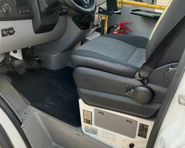 Белый Мерседес Sprinter, объемом двигателя 2.1 л и пробегом 368 тыс. км за 27700 $, фото 18 на Automoto.ua