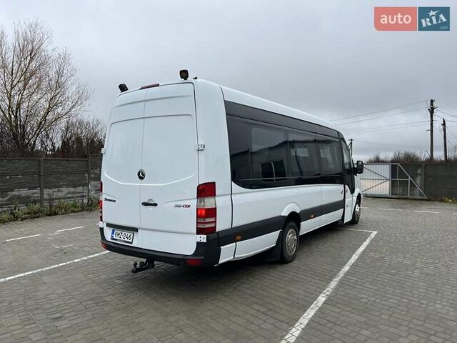 Белый Мерседес Sprinter, объемом двигателя 2.2 л и пробегом 496 тыс. км за 34500 $, фото 4 на Automoto.ua