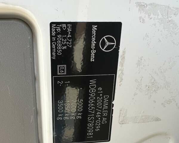 Белый Мерседес Sprinter, объемом двигателя 2.1 л и пробегом 368 тыс. км за 27700 $, фото 22 на Automoto.ua