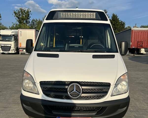 Белый Мерседес Sprinter, объемом двигателя 2.1 л и пробегом 368 тыс. км за 27700 $, фото 1 на Automoto.ua