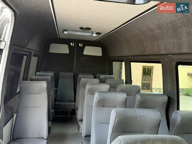 Белый Мерседес Sprinter, объемом двигателя 2.14 л и пробегом 263 тыс. км за 29800 $, фото 2 на Automoto.ua