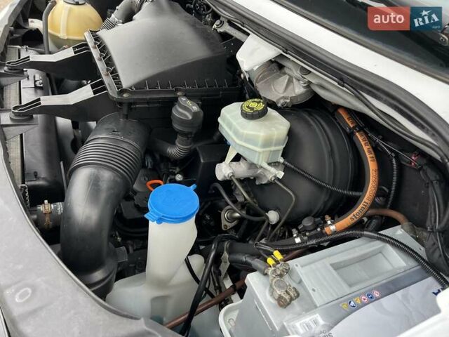 Белый Мерседес Sprinter, объемом двигателя 2.2 л и пробегом 406 тыс. км за 38500 $, фото 15 на Automoto.ua