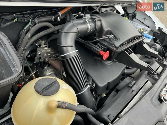 Белый Мерседес Sprinter, объемом двигателя 2.2 л и пробегом 406 тыс. км за 38500 $, фото 16 на Automoto.ua