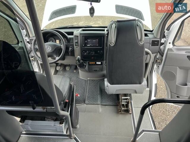 Белый Мерседес Sprinter, объемом двигателя 2.2 л и пробегом 406 тыс. км за 38500 $, фото 33 на Automoto.ua