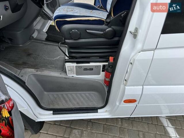 Белый Мерседес Sprinter, объемом двигателя 3 л и пробегом 448 тыс. км за 42700 $, фото 11 на Automoto.ua