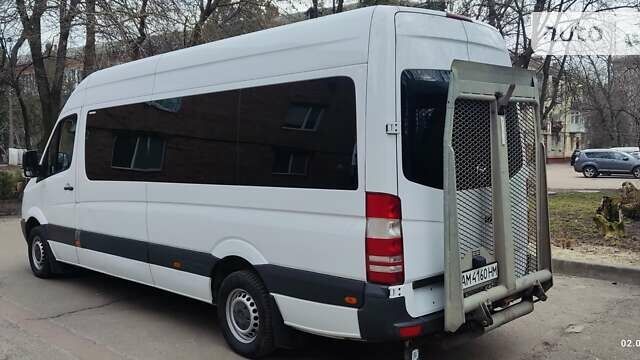 Белый Мерседес Sprinter, объемом двигателя 2.14 л и пробегом 466 тыс. км за 19800 $, фото 5 на Automoto.ua