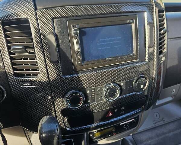 Белый Мерседес Sprinter, объемом двигателя 3 л и пробегом 621 тыс. км за 43000 $, фото 7 на Automoto.ua