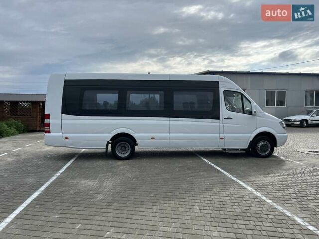 Белый Мерседес Sprinter, объемом двигателя 3 л и пробегом 448 тыс. км за 42700 $, фото 2 на Automoto.ua